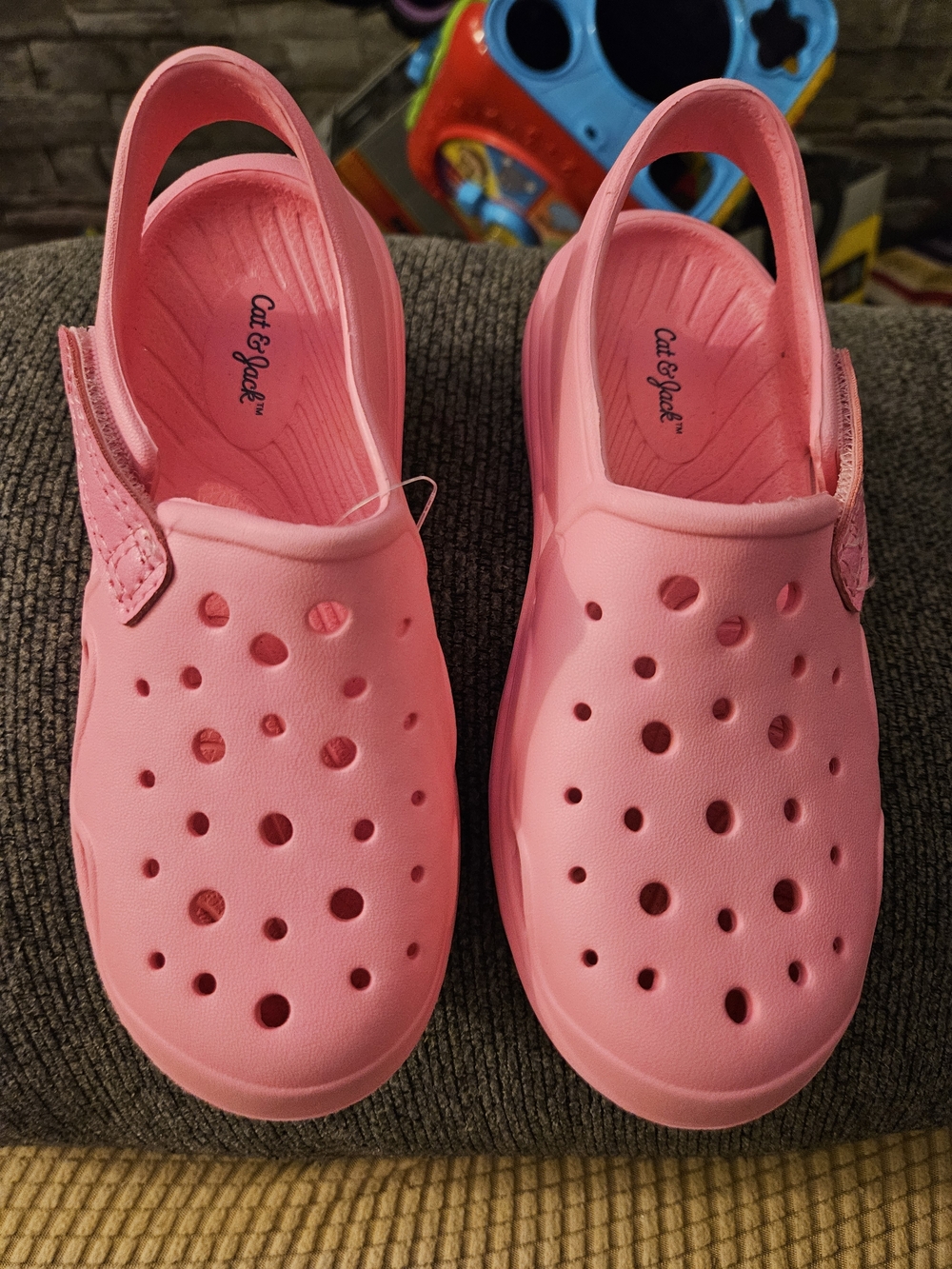Cat & Jack Girls' Pink Ventilated Slip-On Sandals